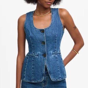 *NWT* Madewell Denim Vest
💙make an offer💙